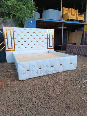 6/6 Leather White Bed