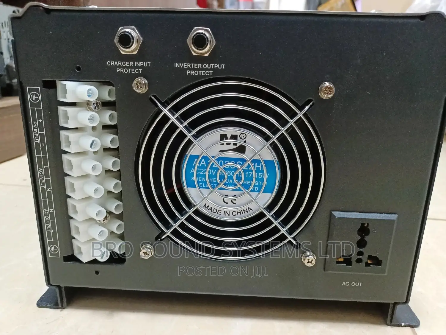 Pure Sine Wave Inverter With Solar Charge Control
