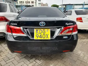 Toyota Crown Majesta 2.5 AWD Hybrid 2015 Black