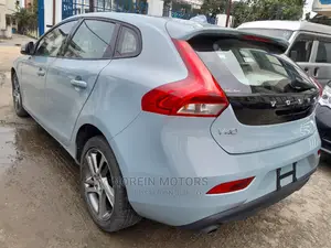 Volvo V40 2017 Blue