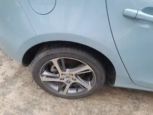 Volvo V40 2017 Blue