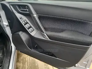 Subaru Forester 2015 Silver