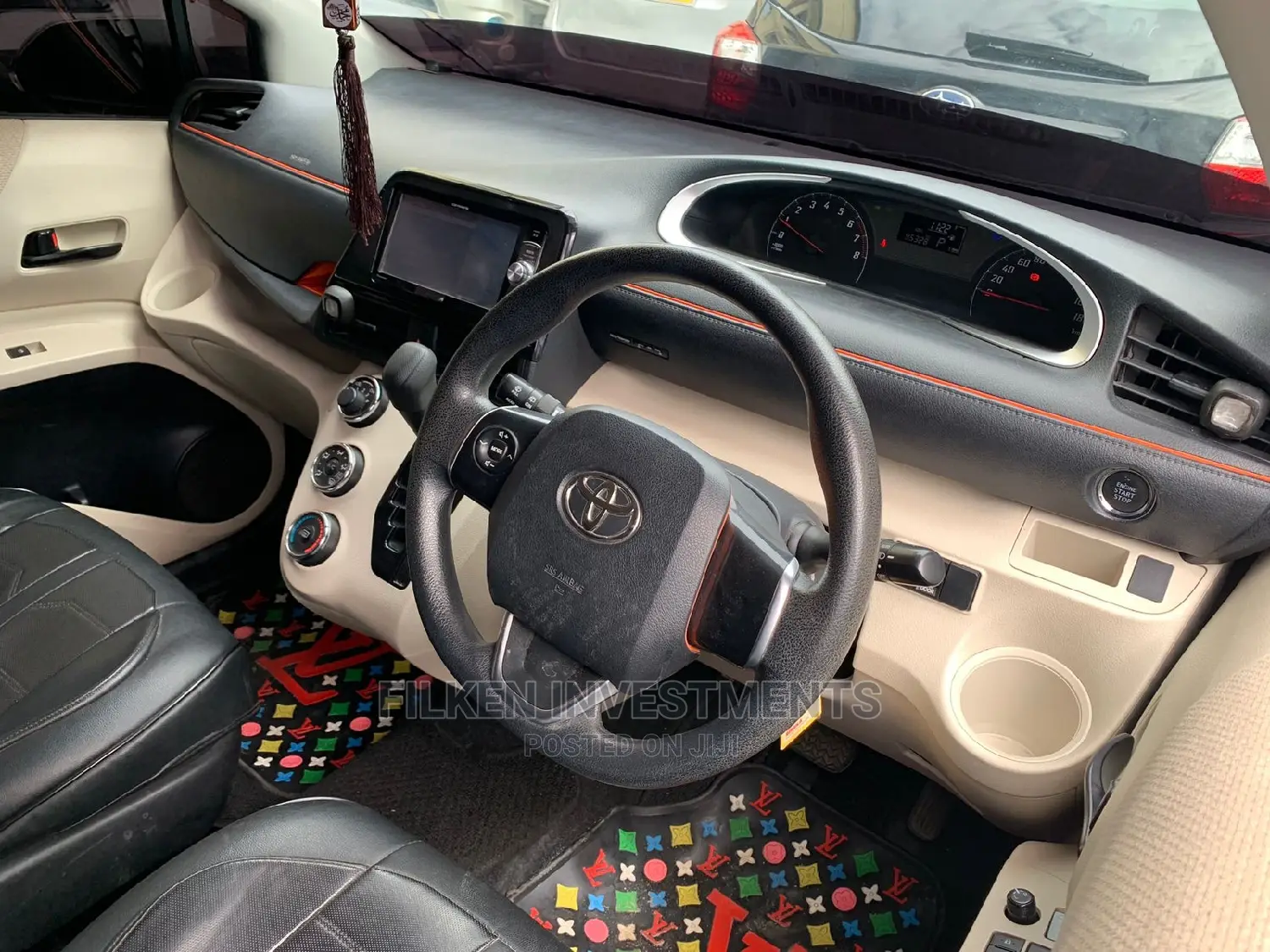 Toyota Sienta 2015 Black