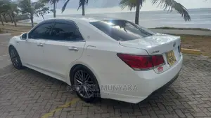 Toyota Crown 2014 White