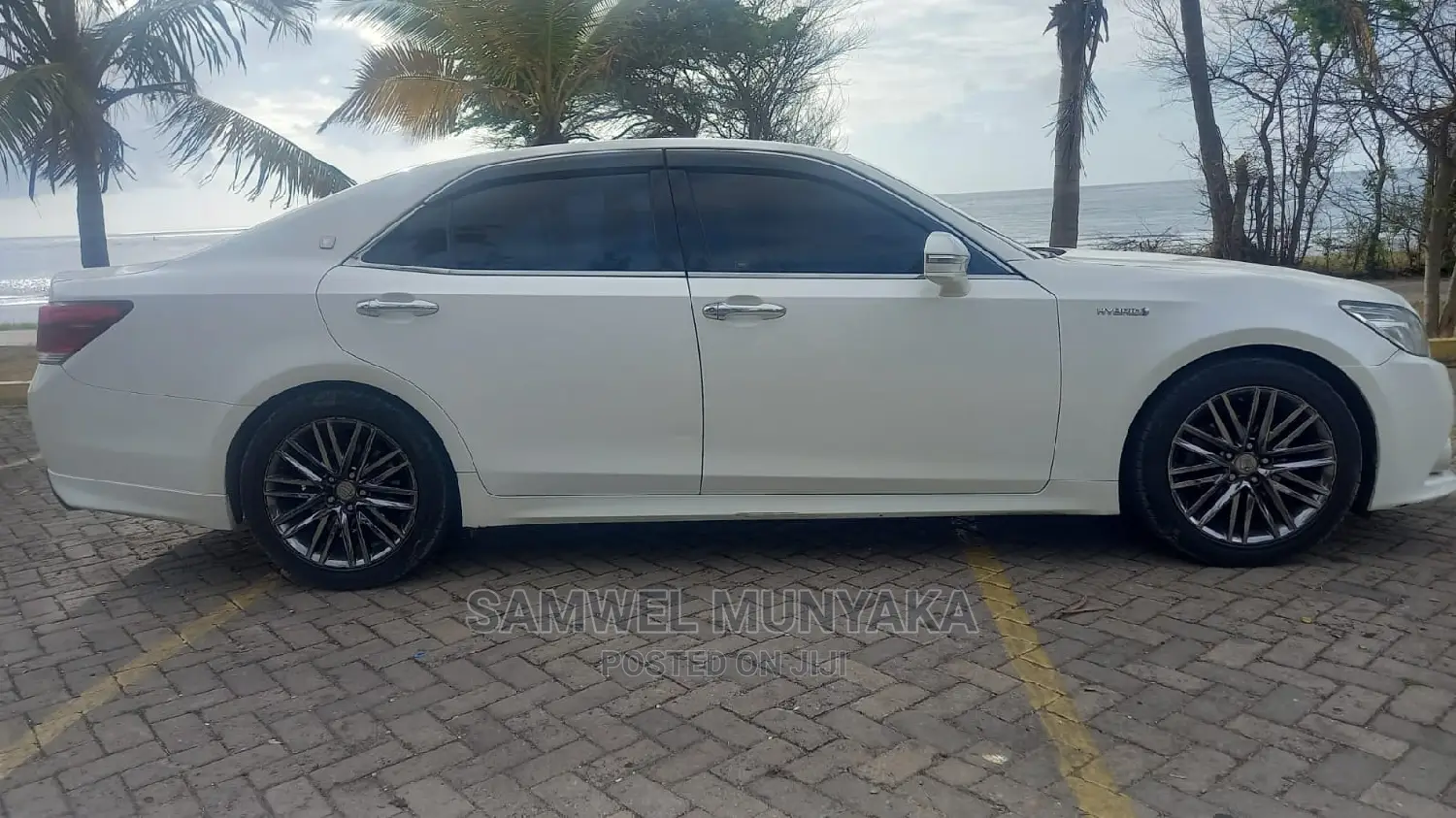 Toyota Crown 2014 White