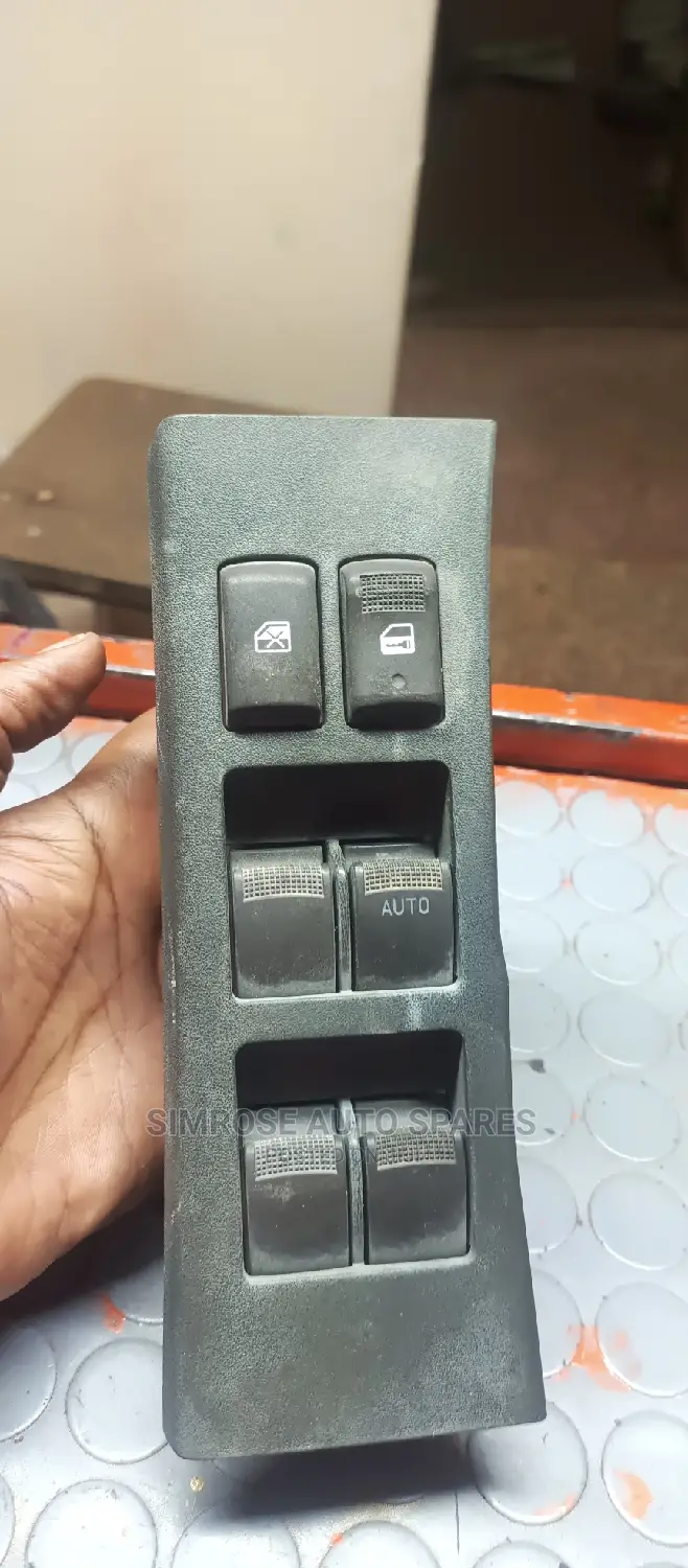 Dmax 2012 Main Door Switch