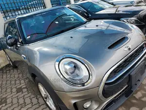 Mini Countryman 2017 Gold