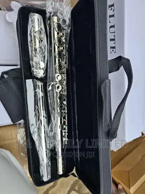 Yamaha Closed C Flute With Case