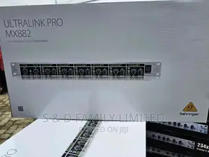 Behringer ULTRALINK PRO MX882 Ultra-Flexible 8 Channel Split