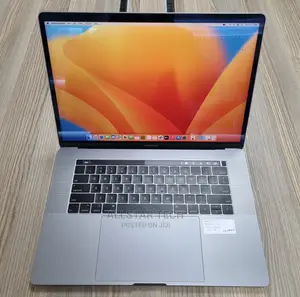 Laptop Apple MacBook Pro 2018 16GB Intel Core I7 SSD 500GB