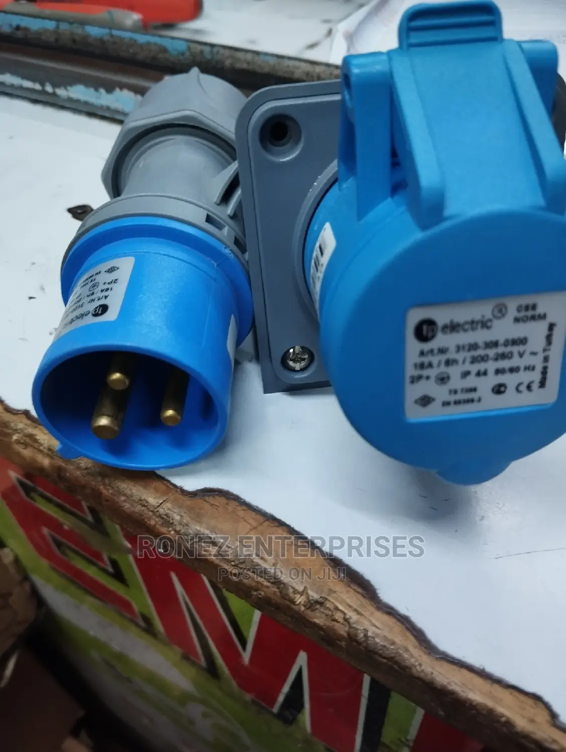 Industrial Socket 16amps 3pin.Heavy Duty