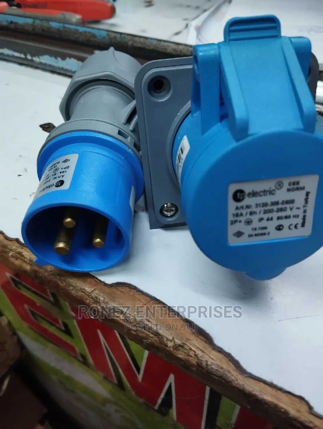 Industrial Socket 16amps 3pin.Heavy Duty