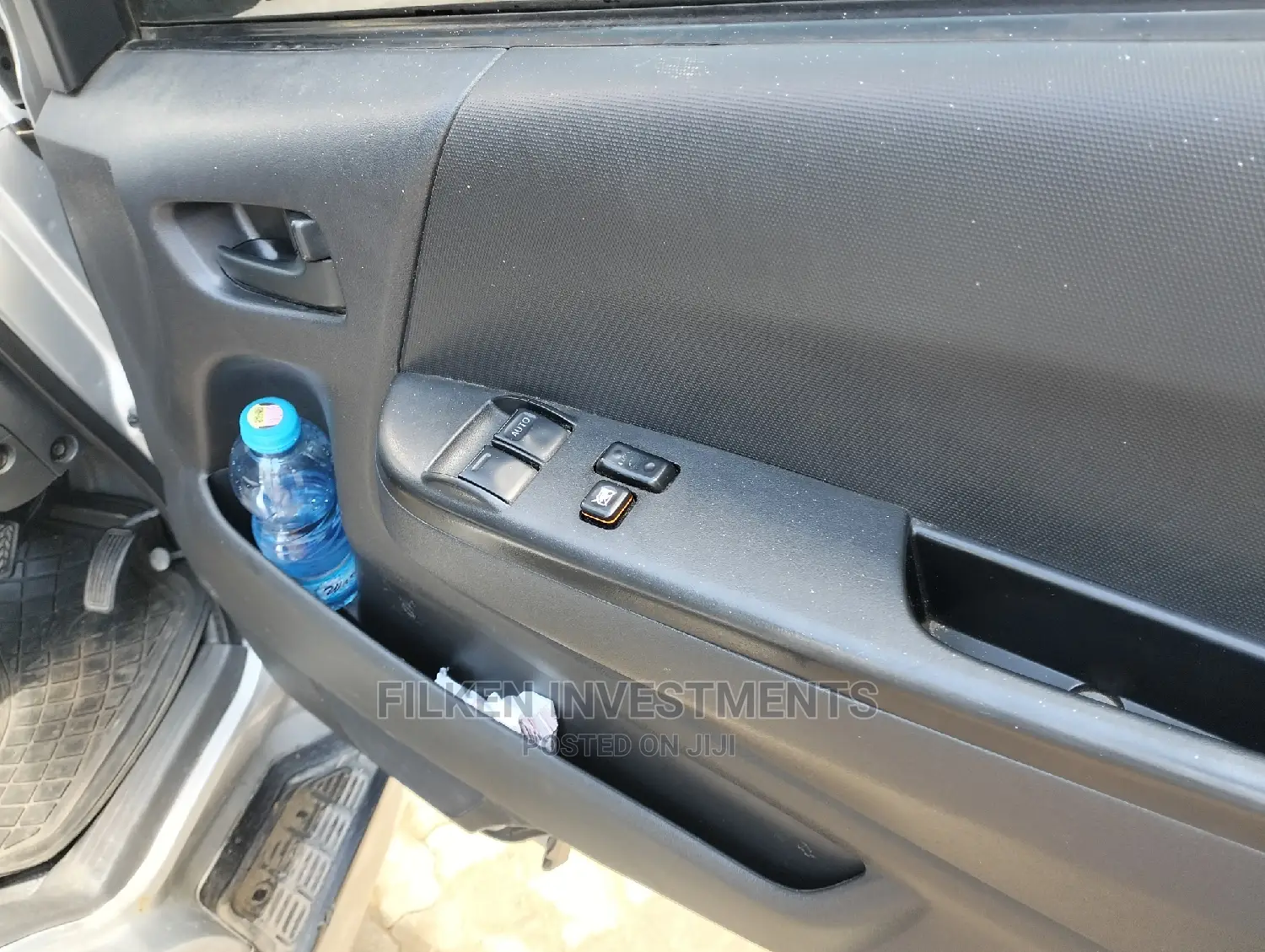 Toyota HiAce 2010 Silver