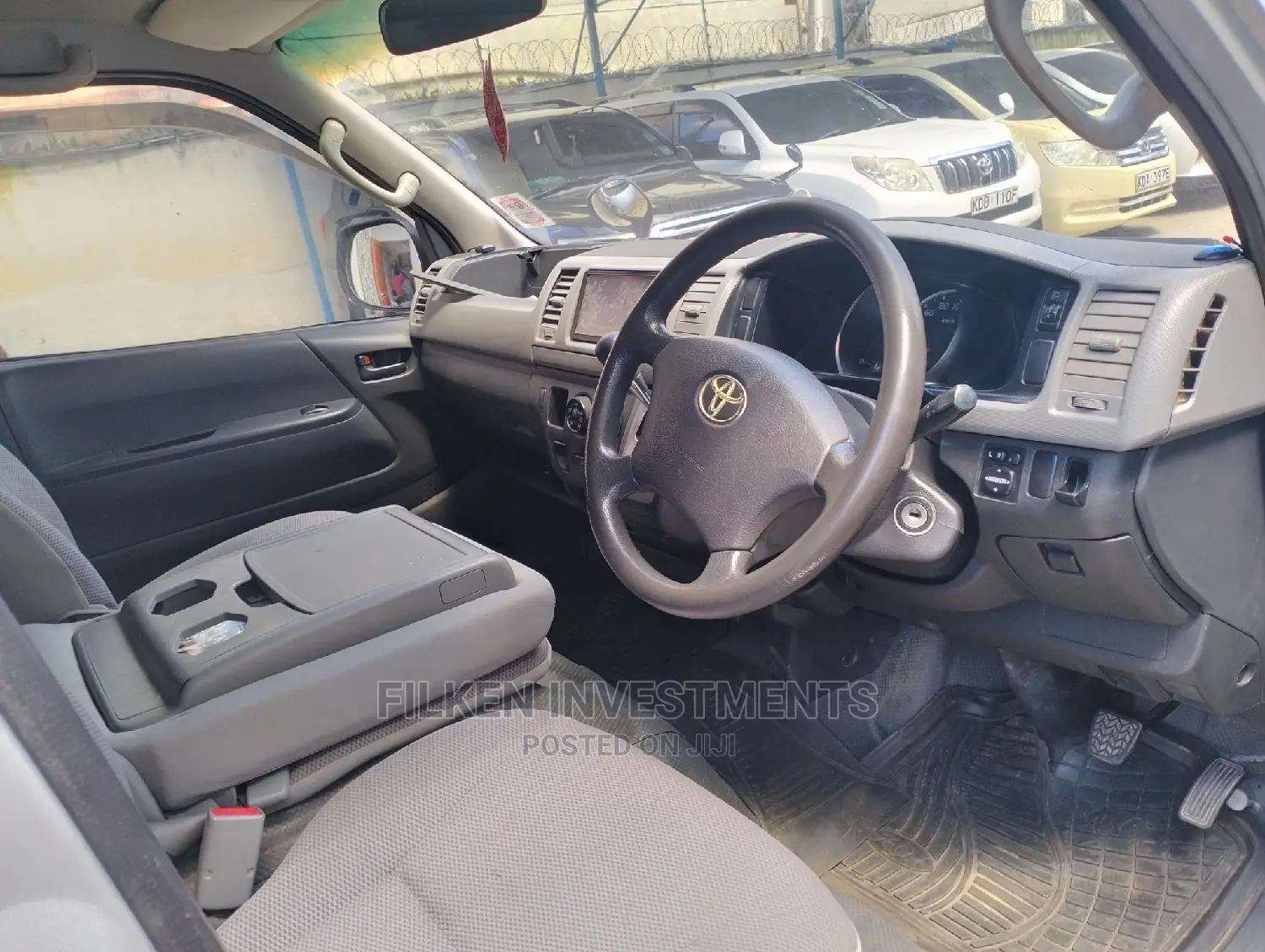 Toyota HiAce 2010 Silver