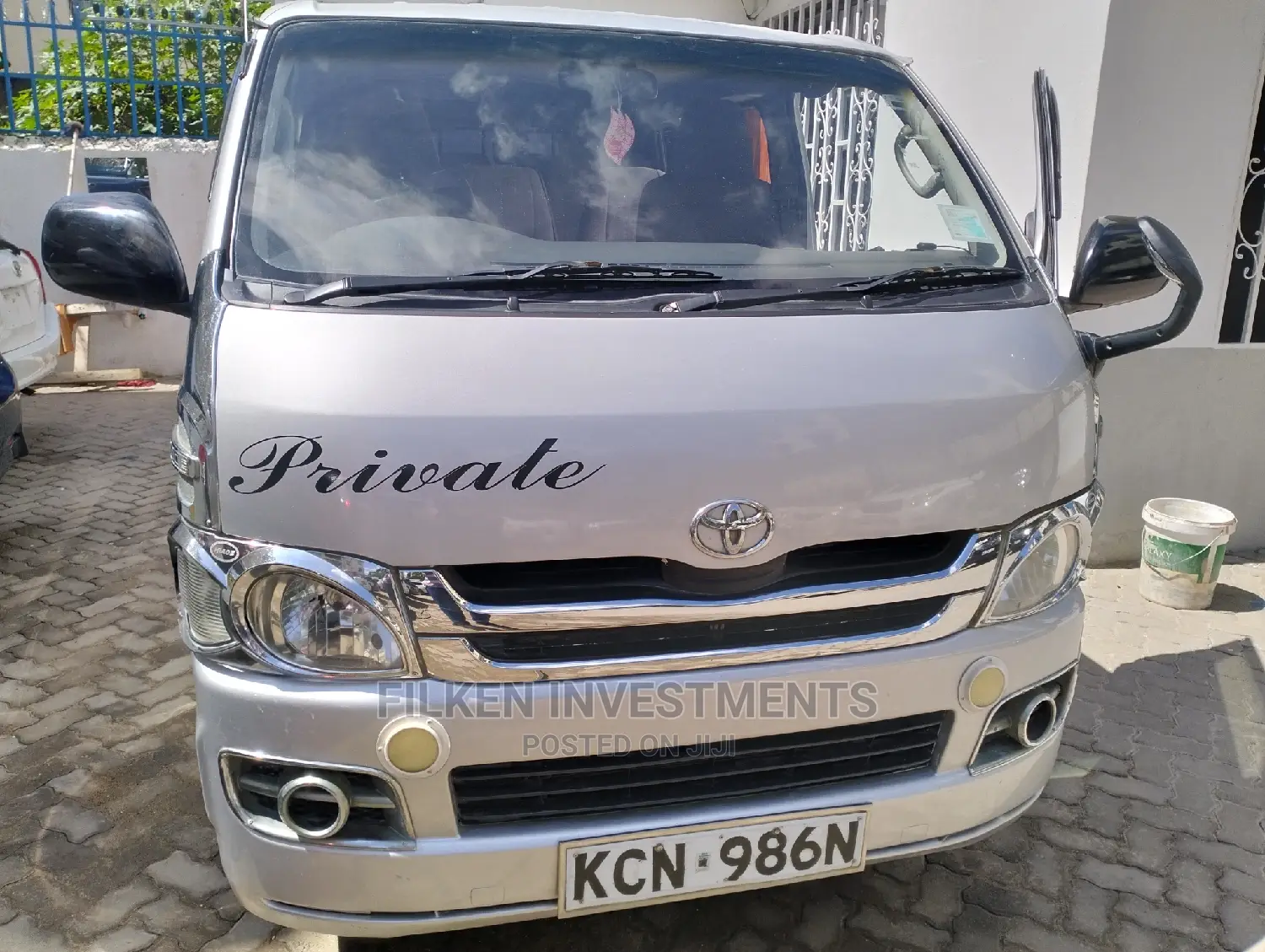 Toyota HiAce 2010 Silver