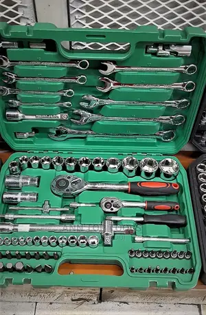 82 Pieces Toolset Kit For Carpentry