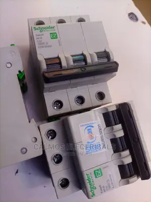 Schneider Tripple MCB 32A