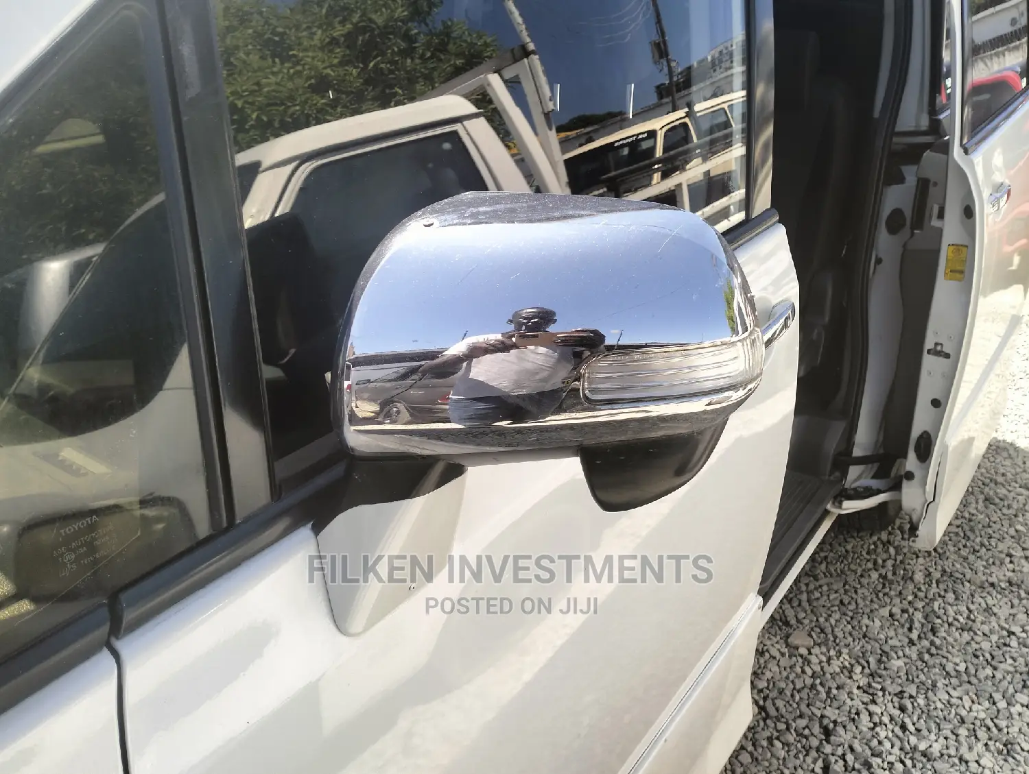 Toyota Voxy 2010 White