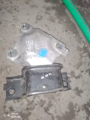 Honda Vezel Gearbox Mounting