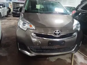 Toyota Ractis 1.5 AWD 2016 Gold