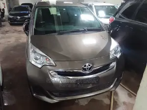 Toyota Ractis 1.5 AWD 2016 Gold