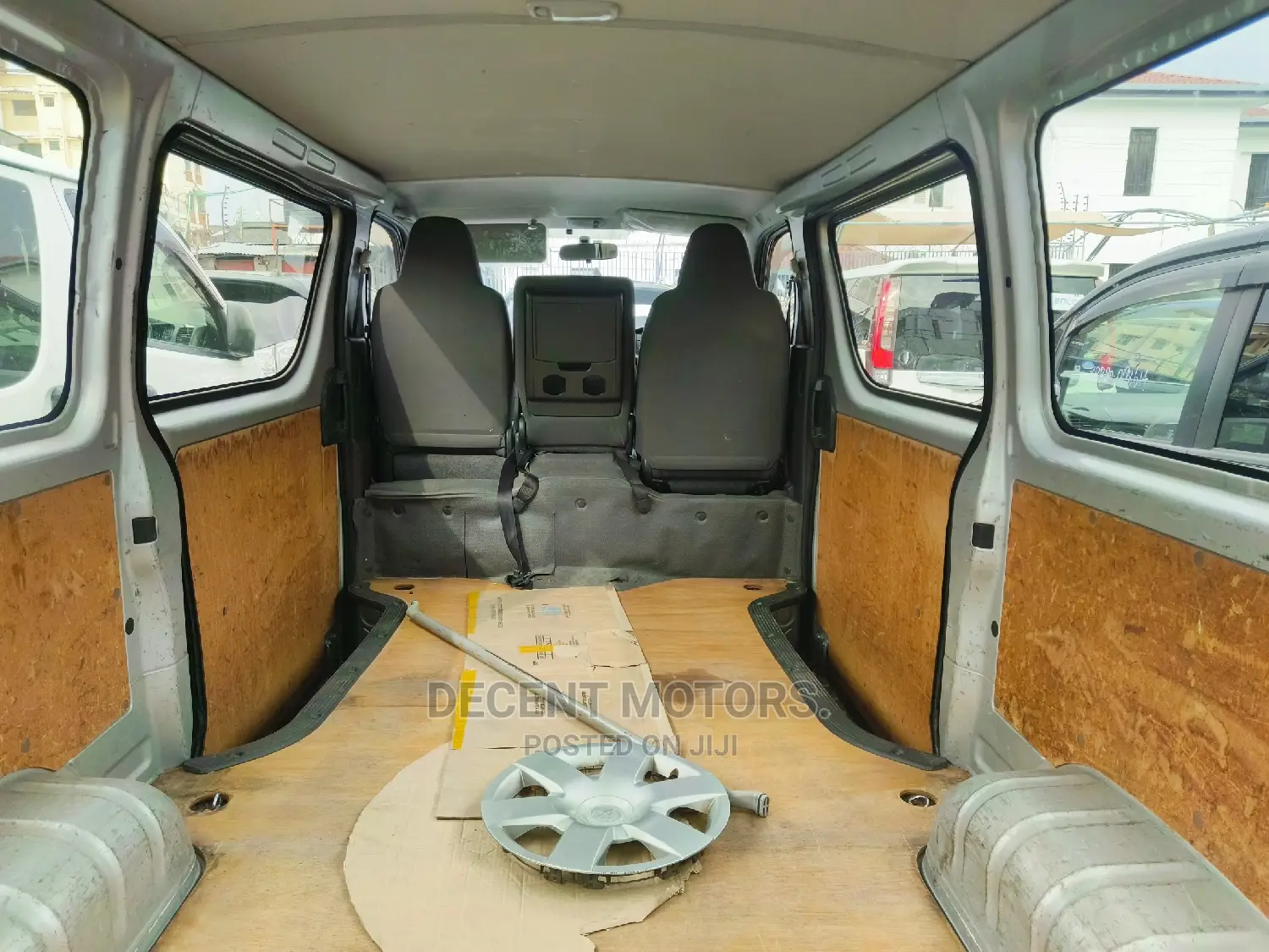 Toyota HiAce 2017 Silver