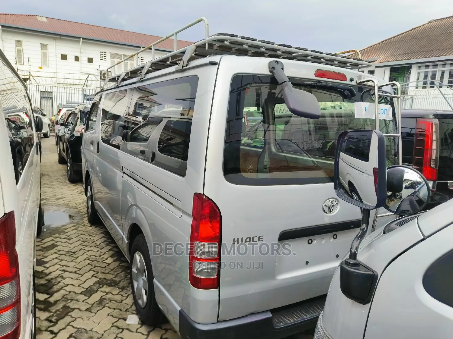 Toyota HiAce 2017 Silver