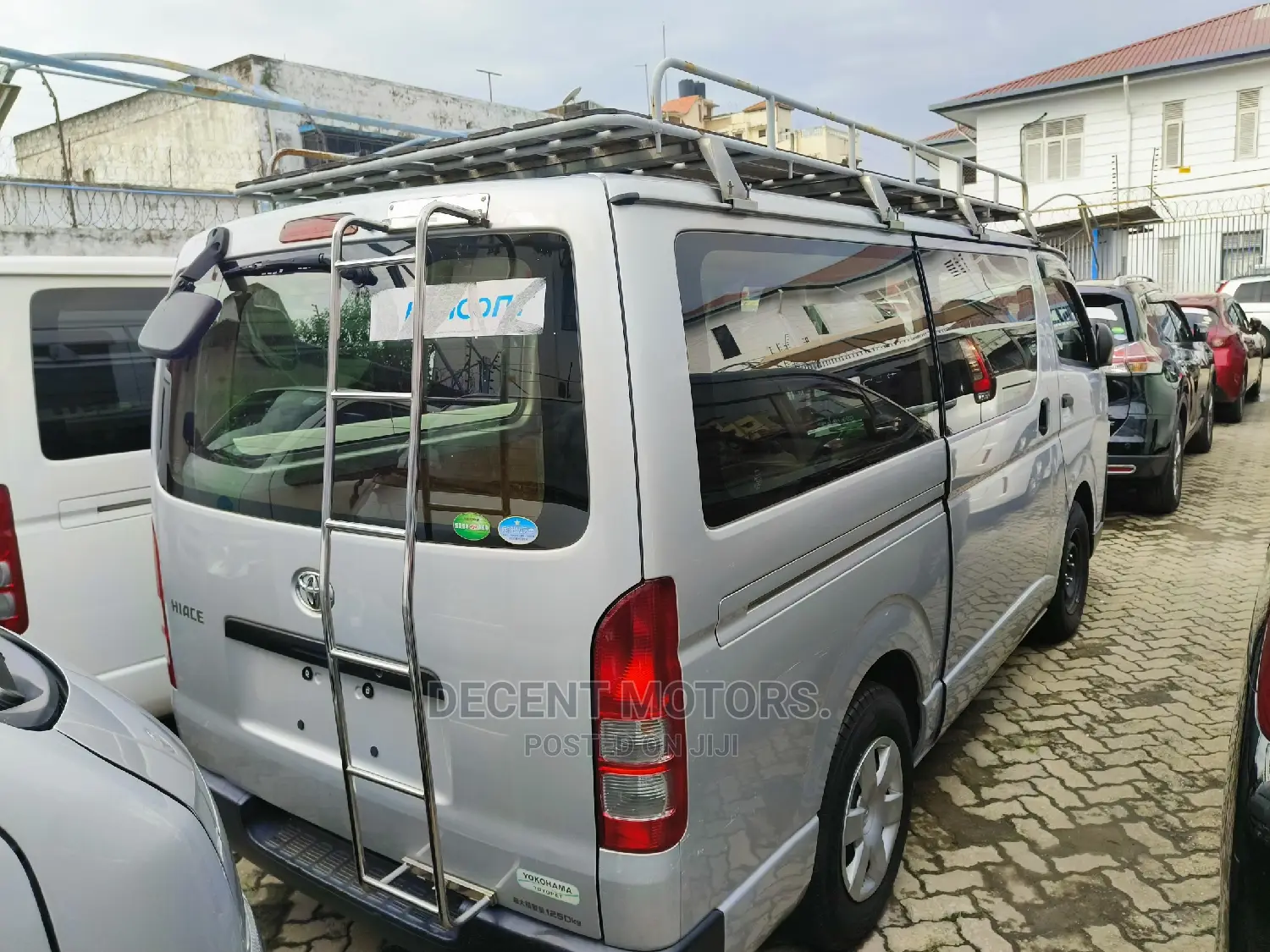Toyota HiAce 2017 Silver