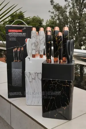 7pcs Kitchen Knife Set Inclusive of an Acryl Stand*