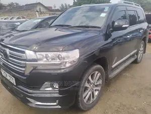 Toyota Land Cruiser 4.6 V8 ZX 2017 Black
