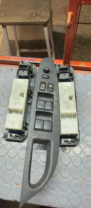 Nissan Note, March, Tiida, X-Trail Main Door Switch