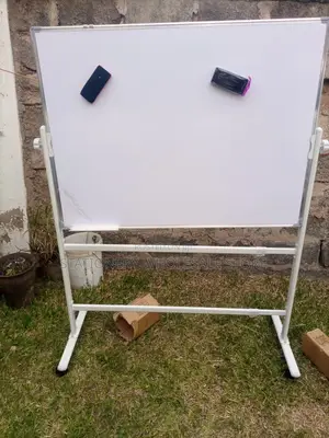 Single Sided Whiteboard 4ftx3ft With Stand
