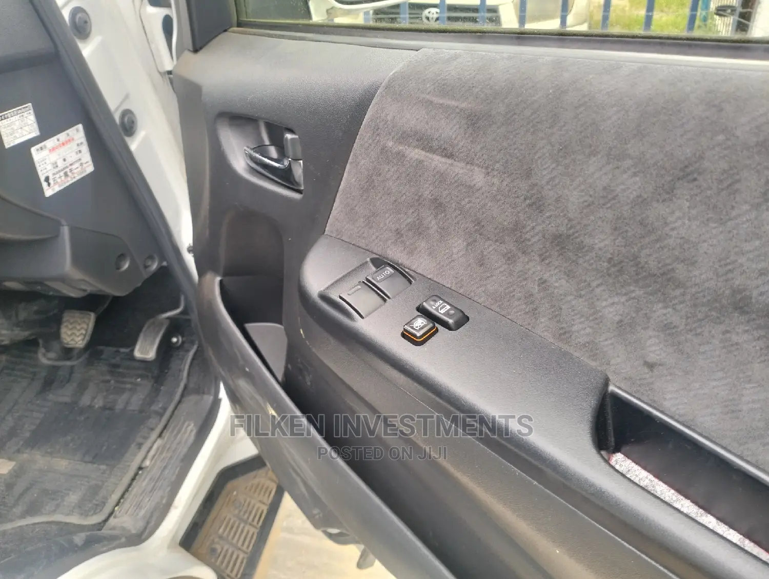 Toyota Grand HiAce 2016 White
