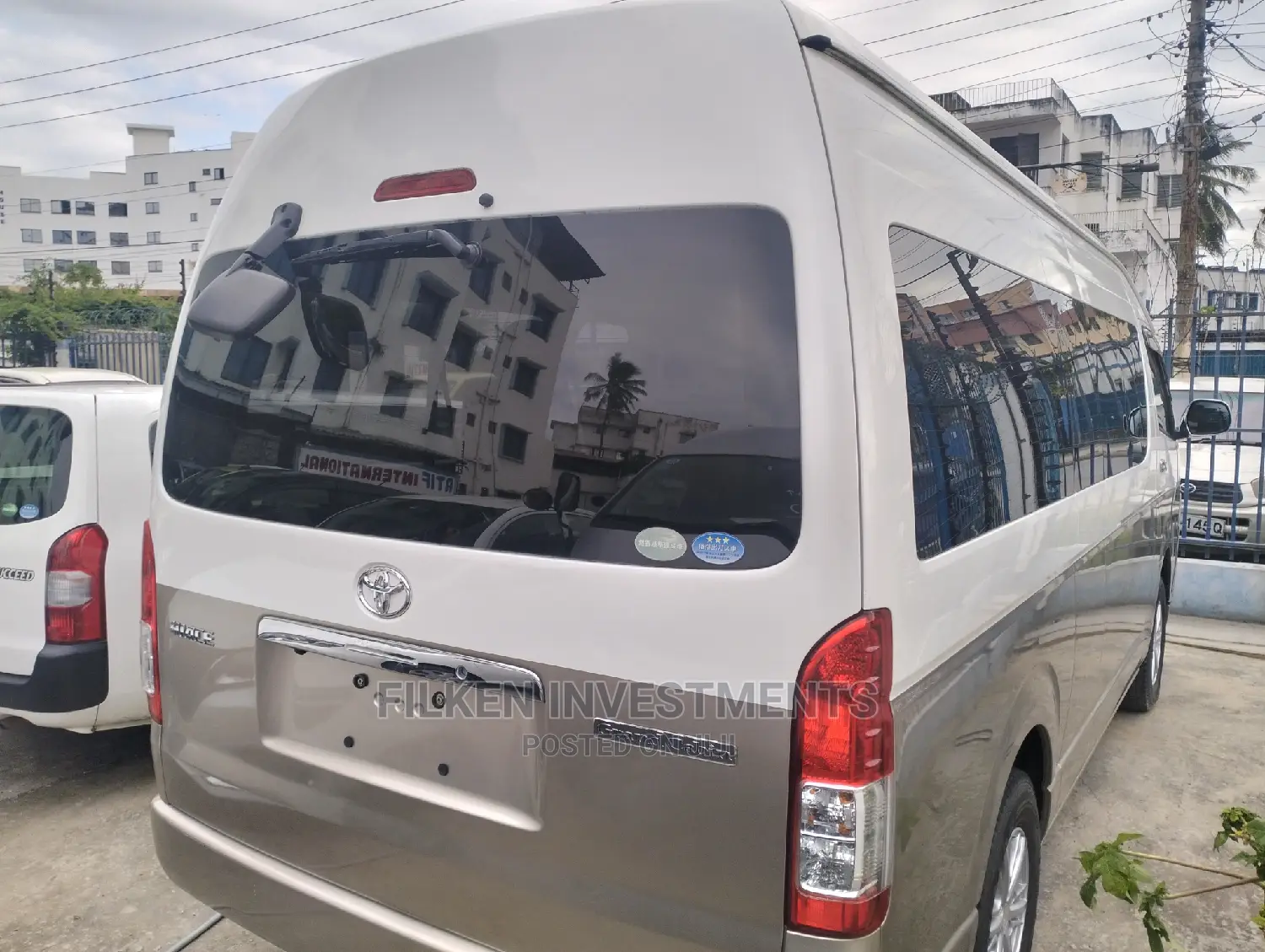 Toyota Grand HiAce 2016 White