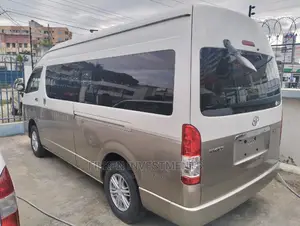 Toyota Grand HiAce 2016 White