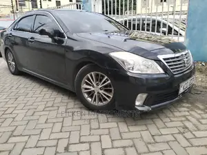 Toyota Crown 2011 Black