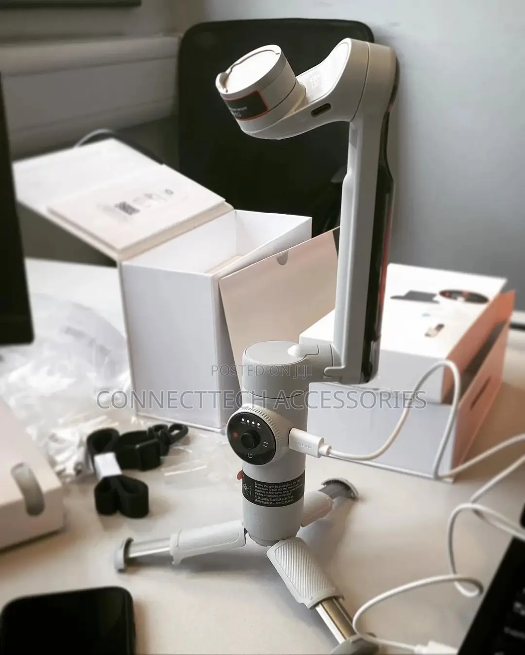Insta360 Flow Al_powered Smartphone Stabilizer