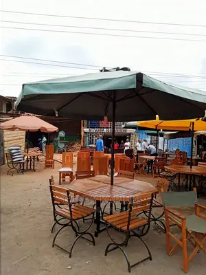 6 Seater Outdoor Set With an Umbrella
