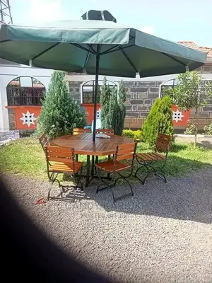 6 Seater Garden Table Set Plus an Umbrella