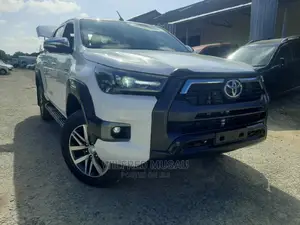 Toyota Hilux 2016 White