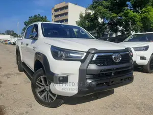 Toyota Hilux 2016 White