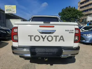 Toyota Hilux 2016 White
