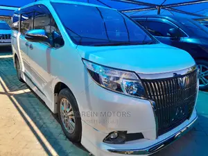 Toyota Esquire 2016 White
