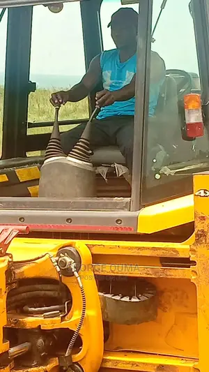 Looking for a CV as a Driver or Plant Machine Operator.