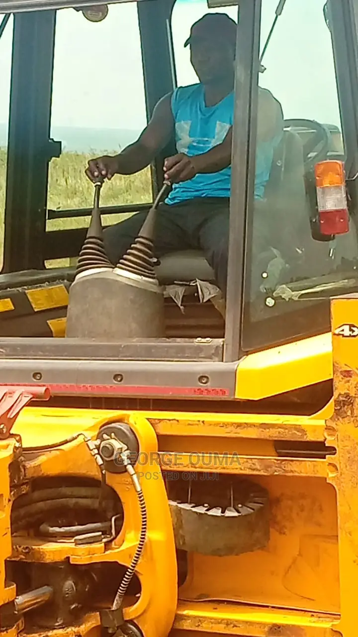 Looking for a CV as a Driver or Plant Machine Operator.