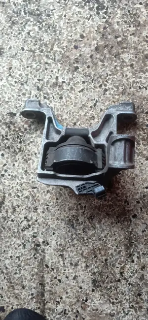 Engine Mount Cx5, Cx7 DIESEL and Petrol Available.