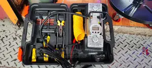 Digital Double Cylinder Portable Aircompressor Tyre Inflator