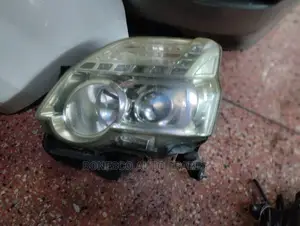 Nissan X-Trail NT31 Left Nonxenon Headlight