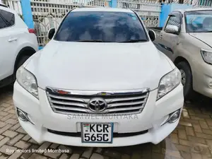 2012 Pearl Toyota Vanguard - High-Quality Pre-owned SUV