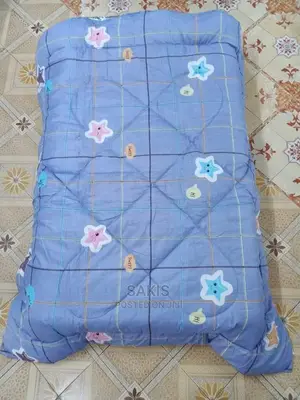Warm 5 by 6 Duvets+ Sheet and Pillow Cases. Free Delivery
